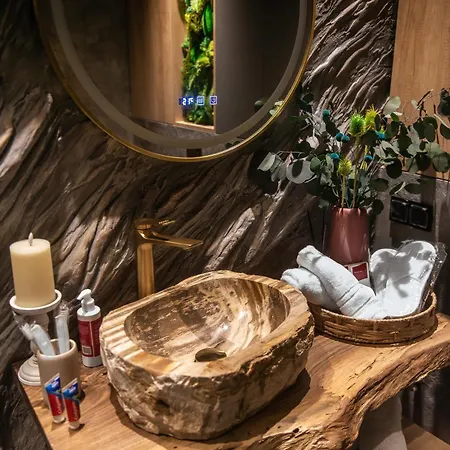 Moon شقة *